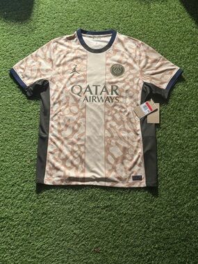 PSG 23/24 4th kit Men’s L Mbappe #7 NWT